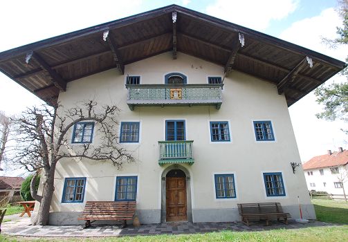 Ansicht des Hauses Chieming, Chiemsee, Chiemgau, Berge, See, Hafen, Segeln, Exklusiv, Lage, Groß